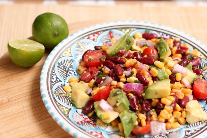 Мексиканський рецепт з квасолею і легкий оригінальний салат