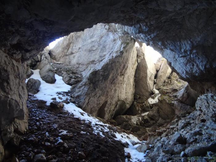 танталові печера