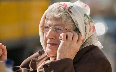 Який краще вибрати телефон для літньої людини?