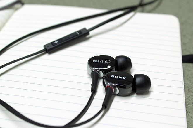 Сучасний аксесуар - навушники Sony